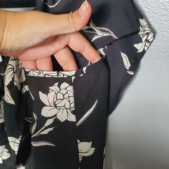 Sienna sky  Off the shoulder floral top - Picture 6 of 13